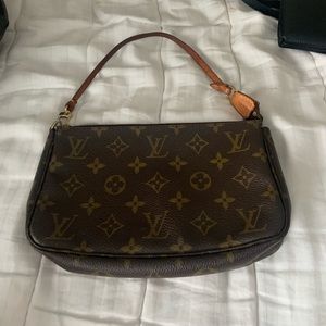 Used Louis Vuitton wristlet